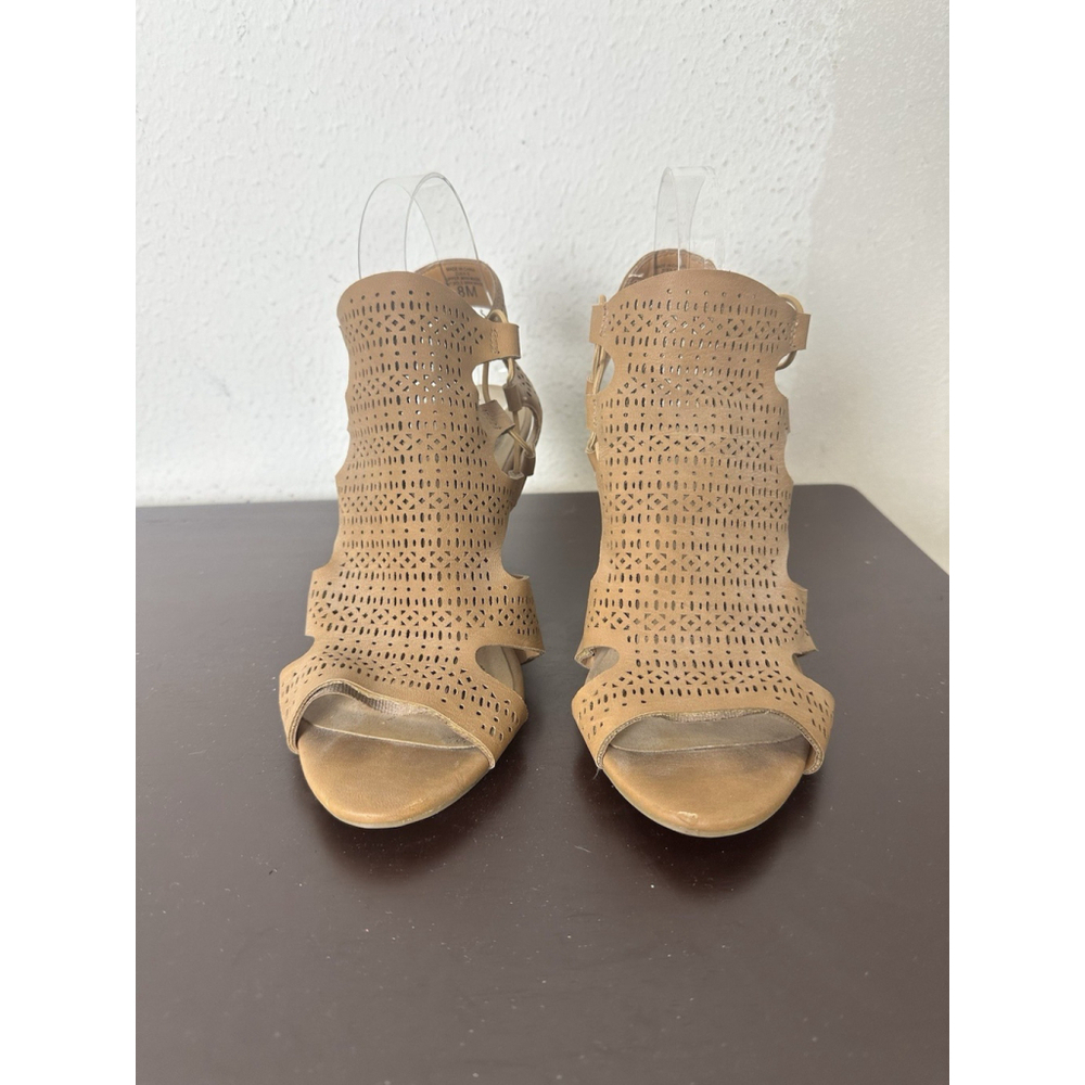 Coconuts Manhattan Collection ZUKA HEEL Sandals Beige Size 8M Strappy Die Cut - Picture 3 of 12
